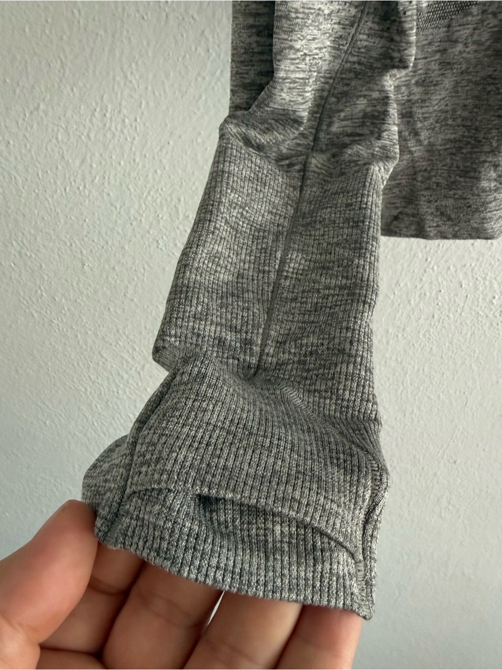 Lululemon Swiftly Tech Gray Long-Sleeve Top - Size 4 - Picture 2 of 4